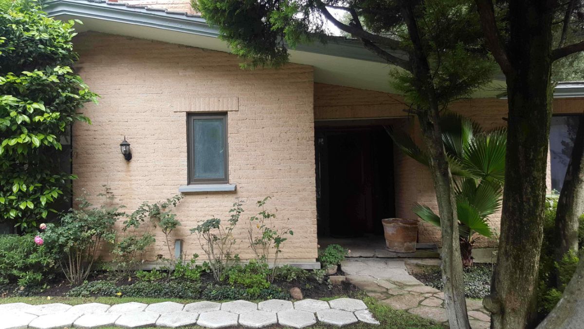 bonita casa remodelada en esquina en renta/venta bosques de las lomas