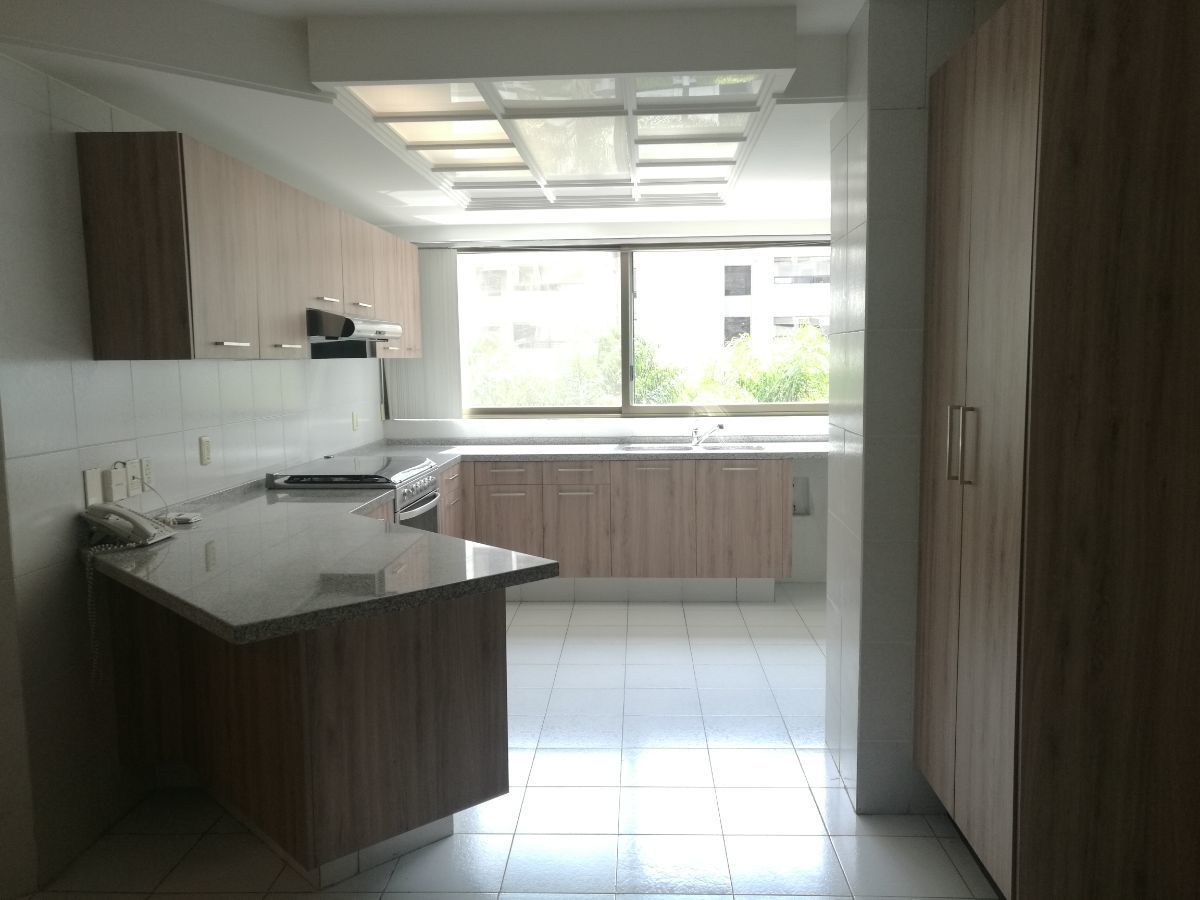 venta  departamento, bosques de las lomas, excelente estado