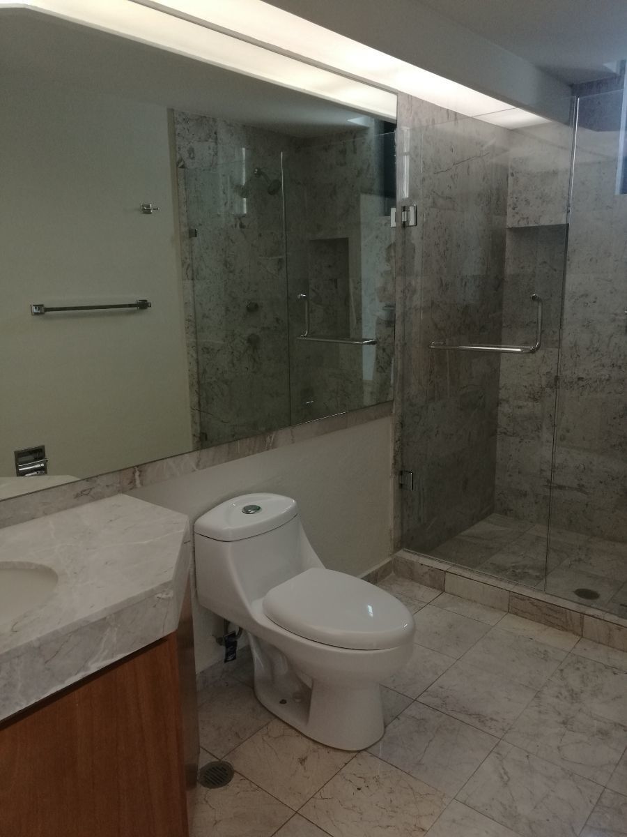 venta  departamento, bosques de las lomas, excelente estado