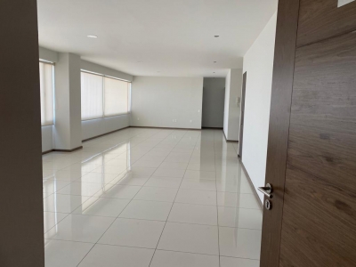 se vende amplio  departamento en residencial miraval ii lomas verdes primera sección. 