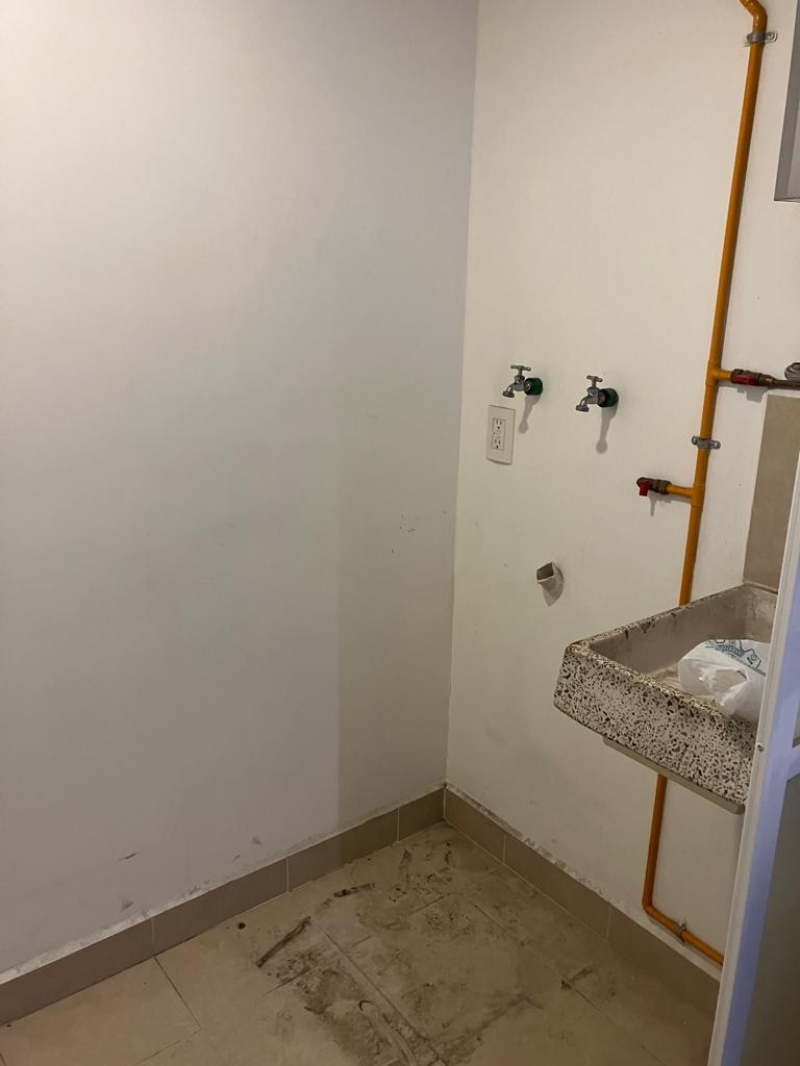 se vende departamento en puerta toreo miguel hidalgo cdmx. 