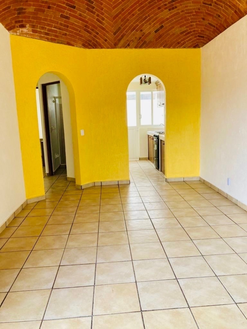 vendo cómoda casita de una sola planta, con bóveda catalana, en tequisquiapan