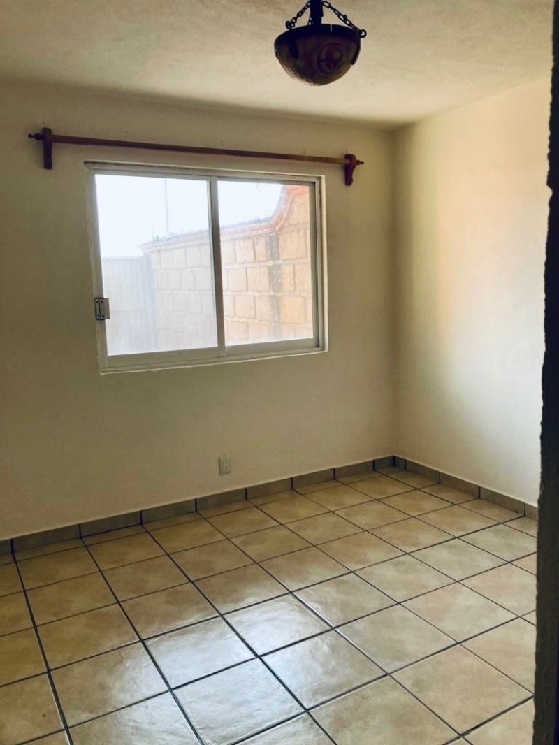 vendo cómoda casita de una sola planta, con bóveda catalana, en tequisquiapan