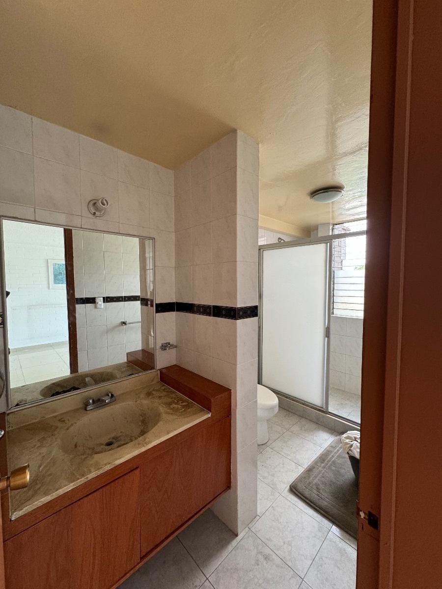 muy buen departamento en venta en guadalupe inn