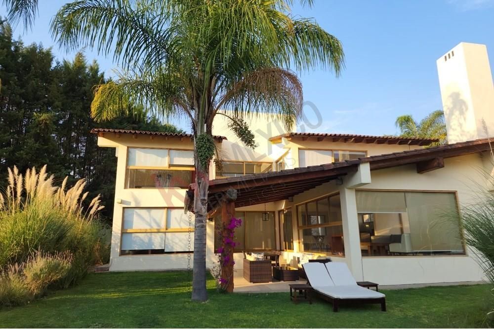 casa en renta con vista y acceso al lago cerca del santurio