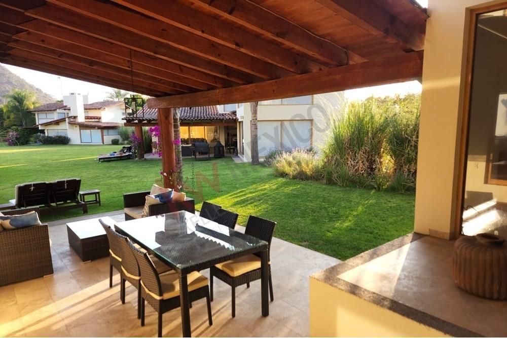 casa en renta con vista y acceso al lago cerca del santurio