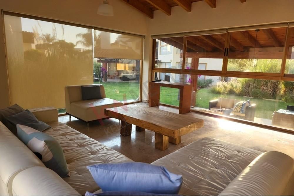 casa en renta con vista y acceso al lago cerca del santurio