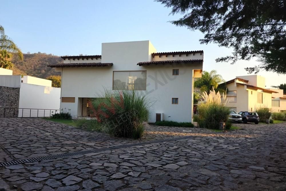 casa en renta con vista y acceso al lago cerca del santurio