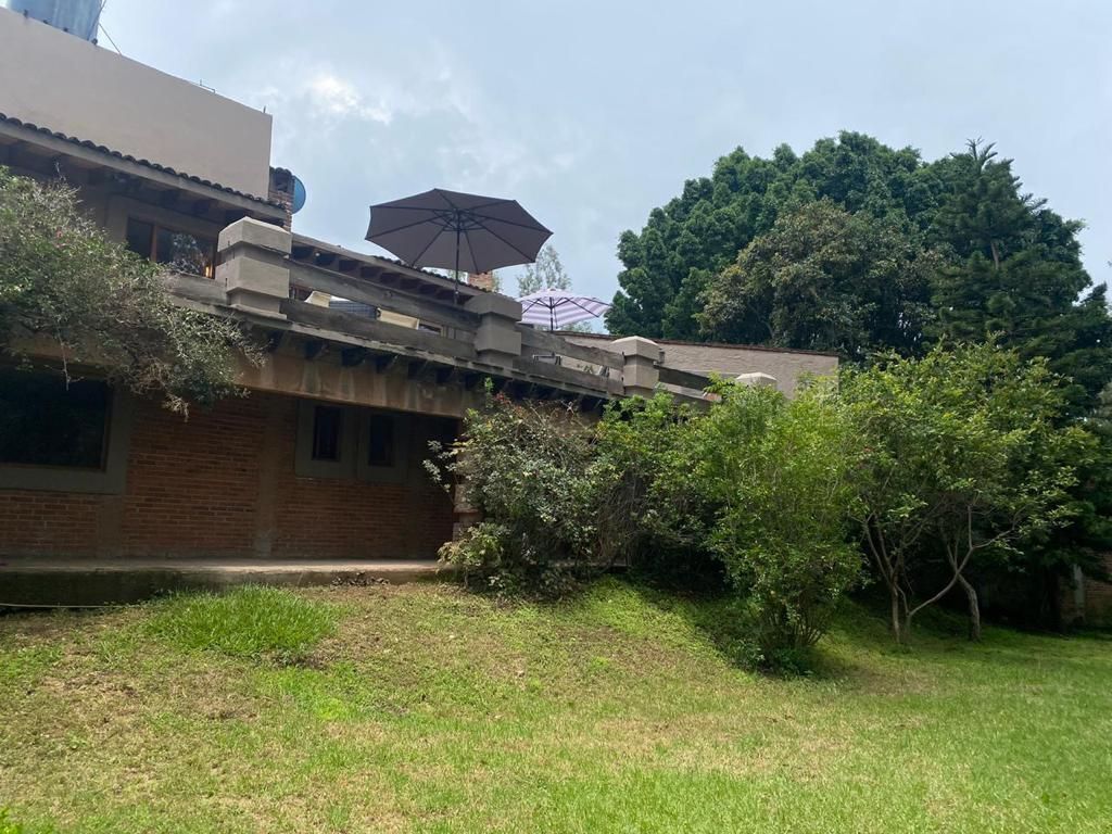 hermosa casa en condominio en san antonio valle de bravo