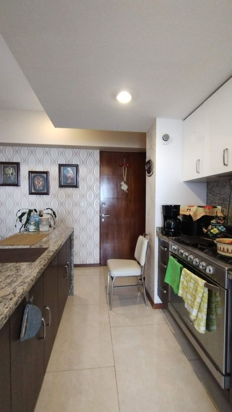 venta departamento en grand tower del valle, piso 11 vista volvanes, 3 recamaras