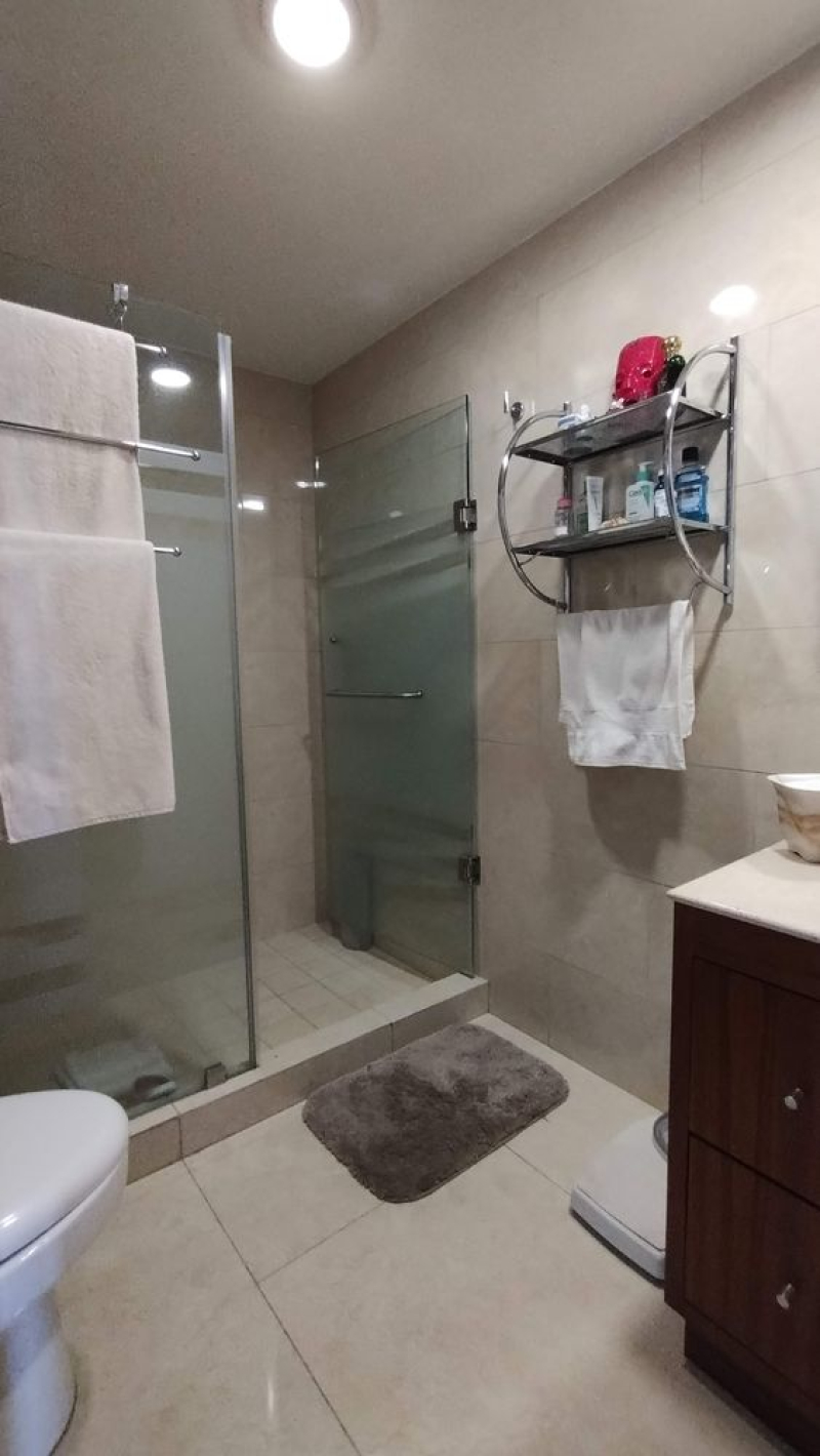 venta departamento en grand tower del valle, piso 11 vista volvanes, 3 recamaras