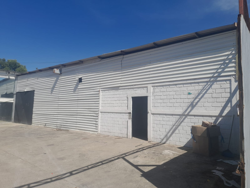 Se renta Bodega sobre carretera Zapotlanejo muy cerca del Canelos