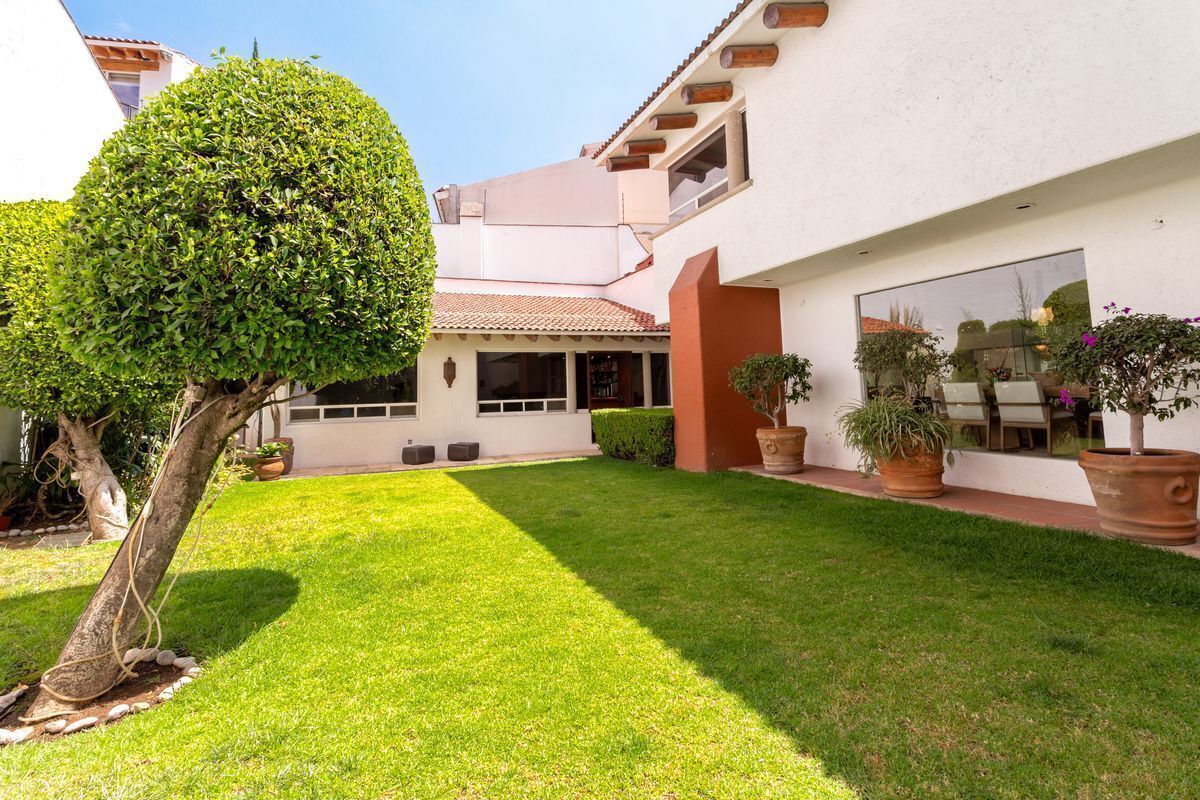 EXTRAORDINARIA CASA EN VENTA CON VIGILACIA EN  INTERLOMAS