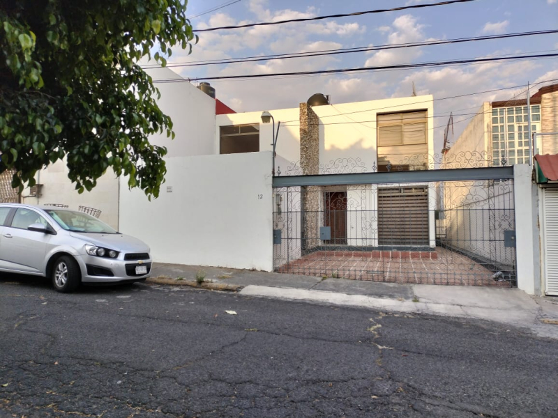 SE VENDE CASA EN FRACCIONAMIENTO BOULEVARES NAUCALPAN DE JUAREZ