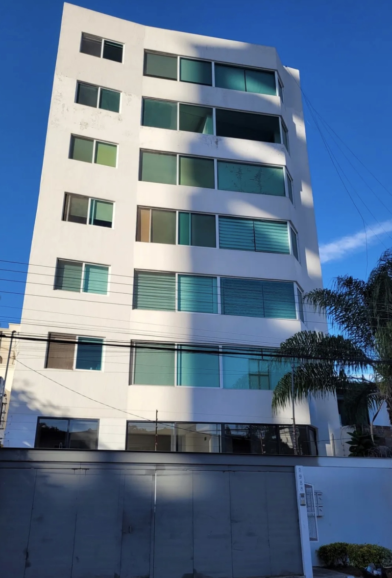 se vende departamento en av. méxico 